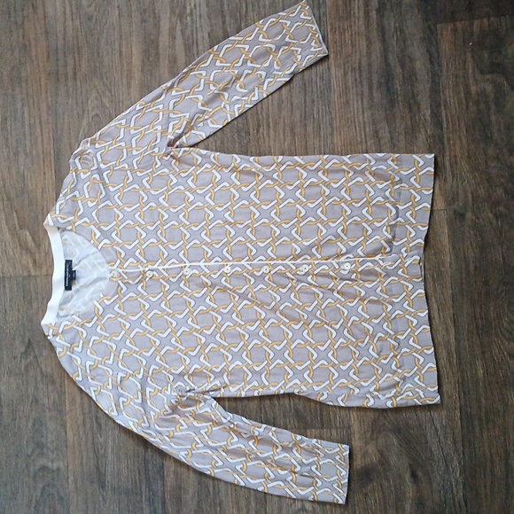 Banana Republic Button-Down Cardigan. - Picture 3 of 11